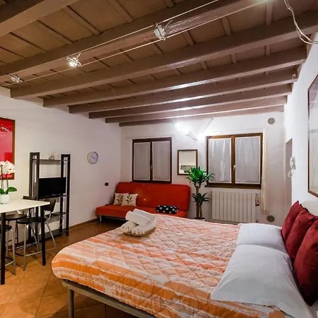 Old Town Square Apartment Bergamo